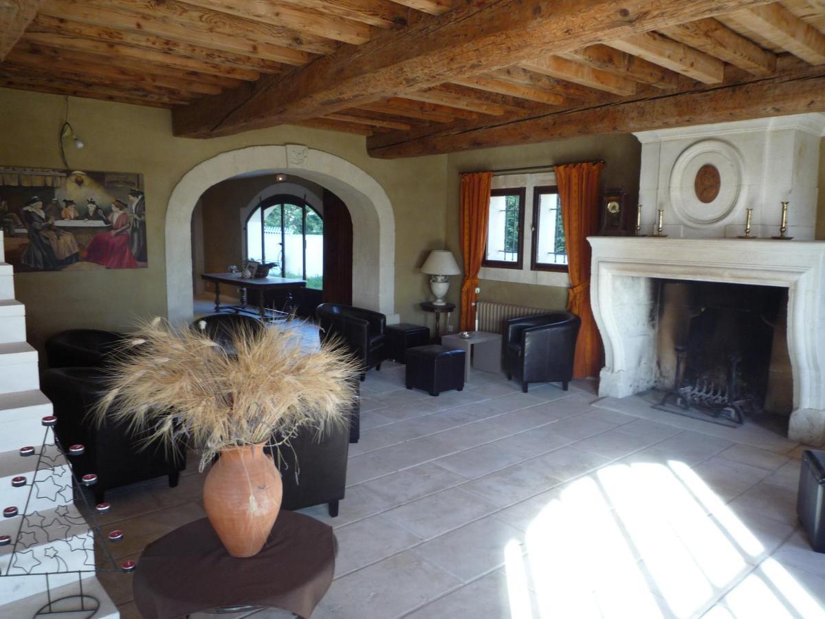 Mas Saint-Joseph Bed and Breakfast Fontvieille Εξωτερικό φωτογραφία